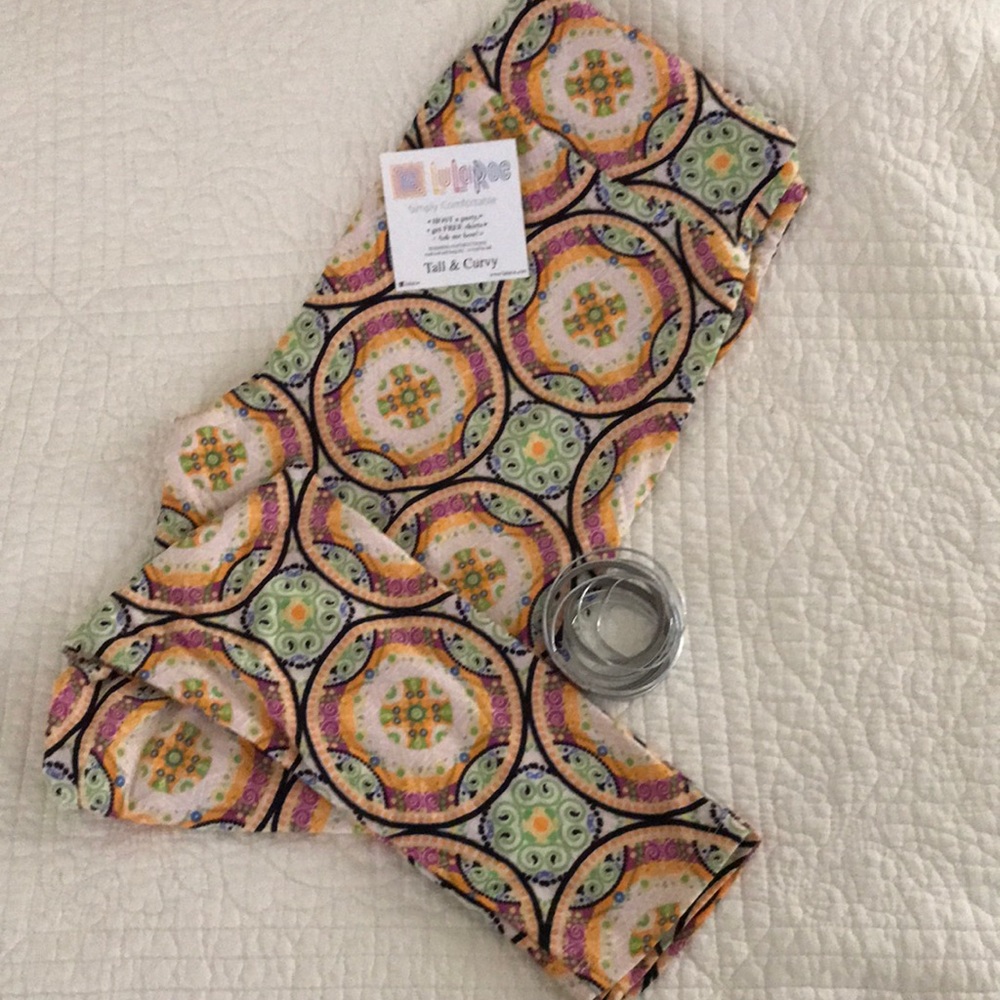 SOLD 📍📍🆕 Tall and Curvy leggings